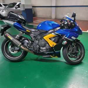 GSX R750 이미지