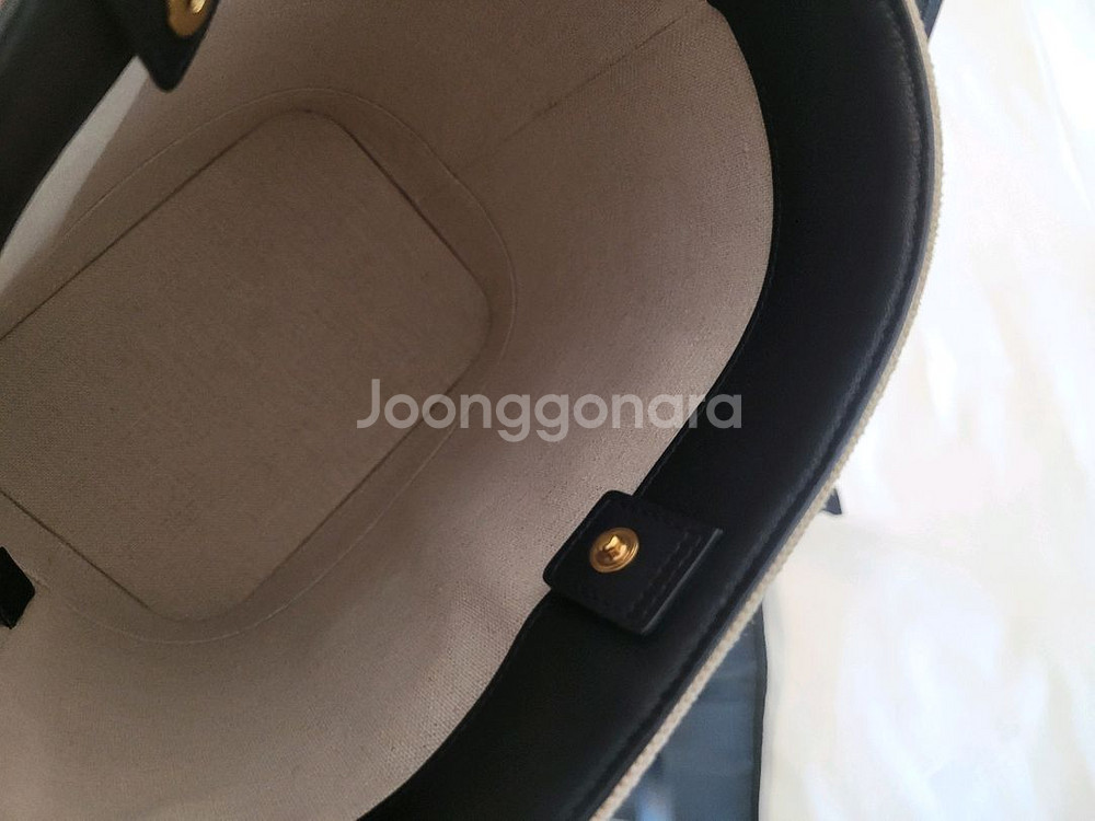 트리오페 캔버스 버킷백--7