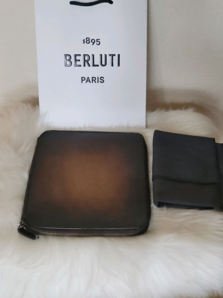 벨루티 폴리오 클러치 지갑 가방 (아이패드미니 수납)--2