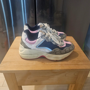 구찌 GG 패턴 스니커즈