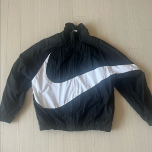 나이키 스우시 바람막이