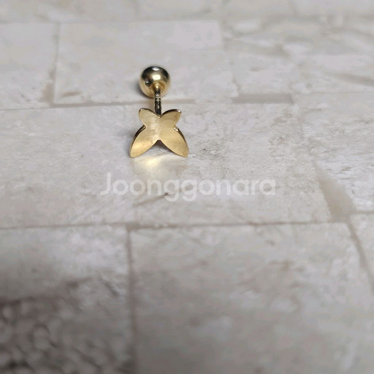 14k 골드 나비 피어싱--1