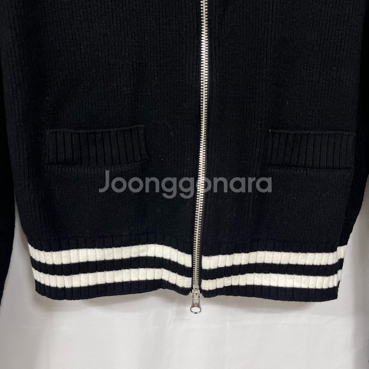 24FW 마뗑킴 스펠 포인트 스트라이프 니트 집압 가디건--3