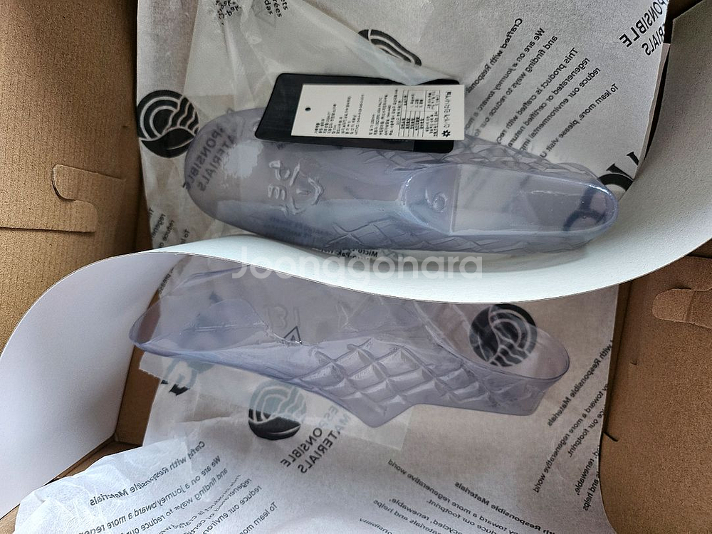 미국 어그(신세계 구매)UGG 로고 밴딩 퍼 카라 플랫폼 샌들 (펀케트)--9