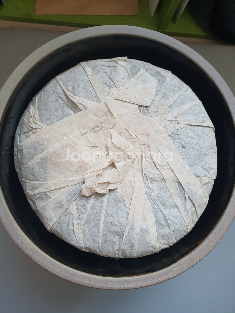 지유명차 보이차 92 간운숙병 판매합니다--1