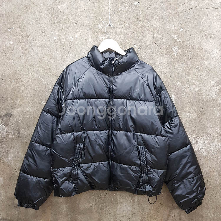 필루미네이트 유광 숏패딩 M 사이즈--0