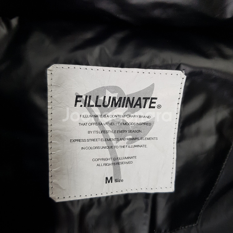 필루미네이트 유광 숏패딩 M 사이즈--2