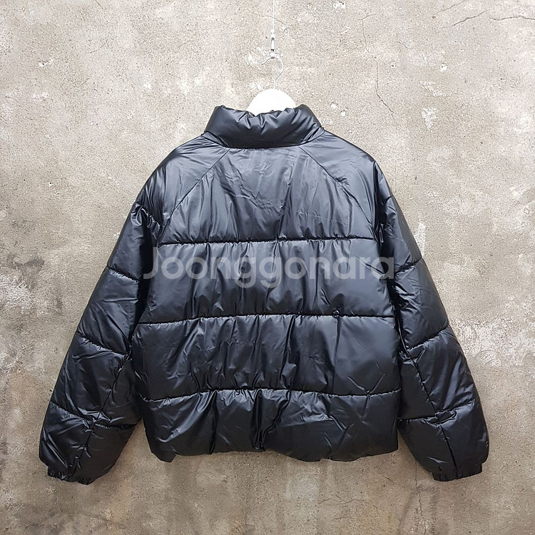 필루미네이트 유광 숏패딩 M 사이즈--1