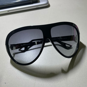 엠포리오 아르마니 선글라스