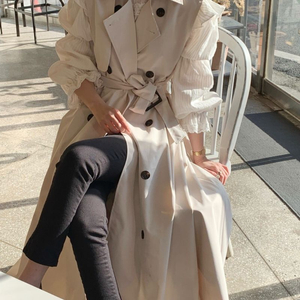 바이씨니 제작 에펠트렌치베스트 크림 판매합니다.