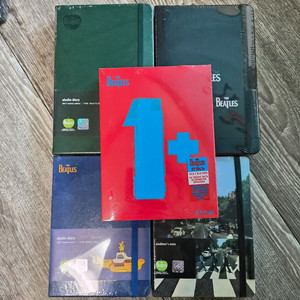 비틀즈 더원 플러스 +비틀즈 알라딘 다이어리(모두 미개봉)