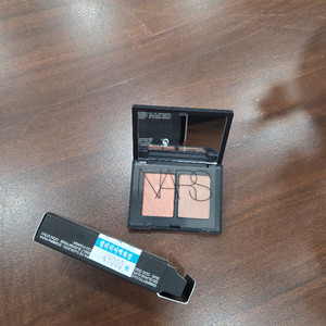 나스 듀오아이섀도우 생폴드방스