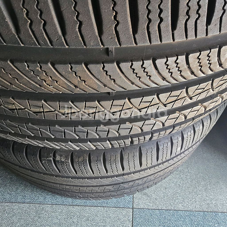 275 35 22 315 30 22 피렐리 2본 30에 판매합니다--0