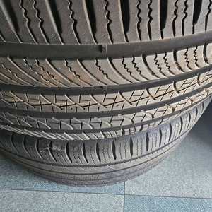 275 35 22 315 30 22 피렐리 2본 30에 판매합니다