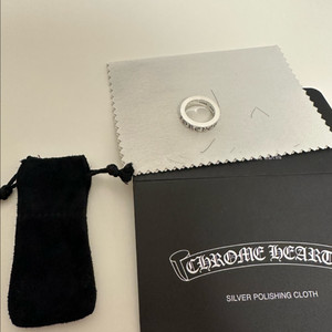 크롬하츠 포에버링 판매합니다~