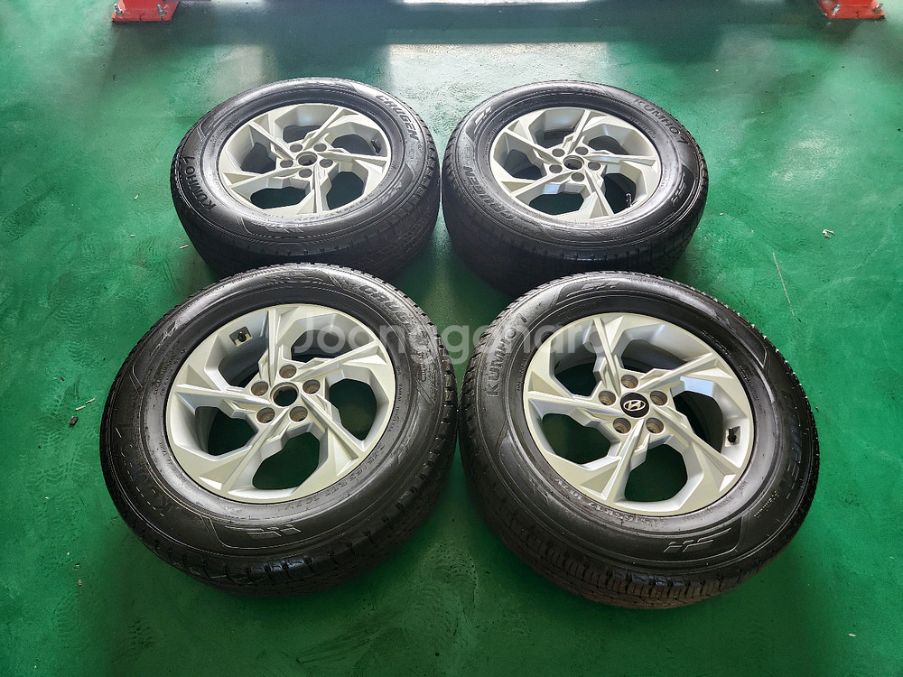 투싼 NX5 순정 17인치 휠타이어 판매--0