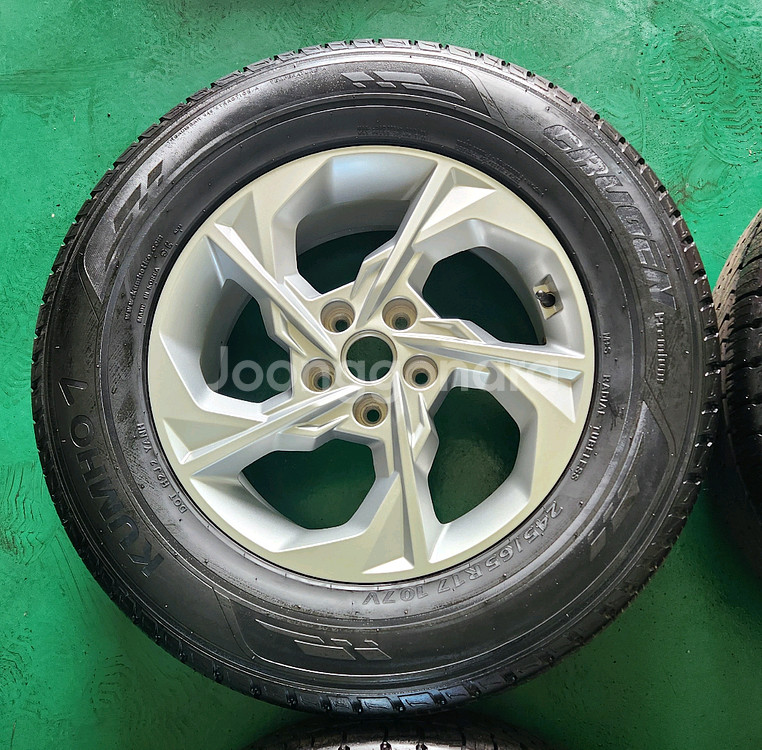 투싼 NX5 순정 17인치 휠타이어 판매--4