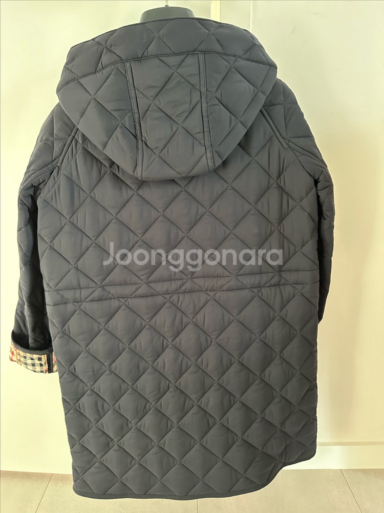 버버리 퀼팅자켓팔아요--5