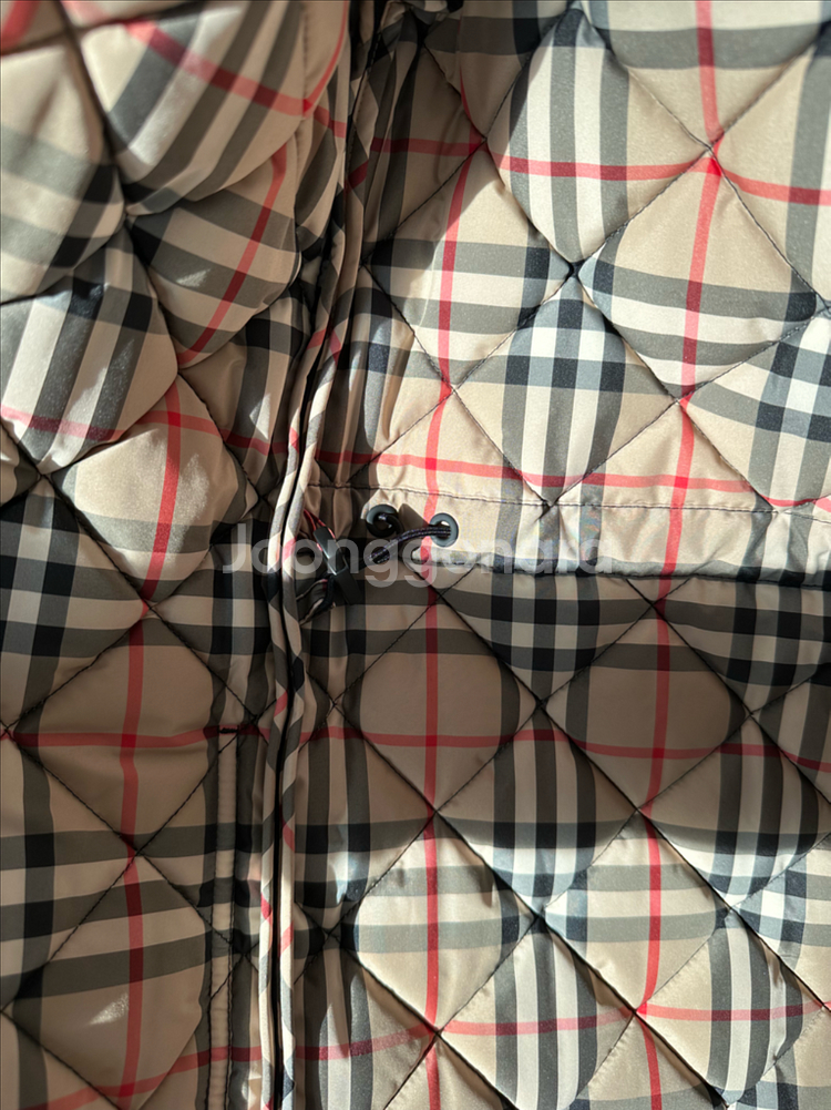 버버리 퀼팅자켓팔아요--3