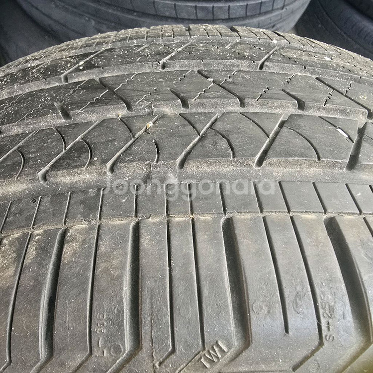 255 45 20 콘티넨탈 2본 10만원 팝니다--1