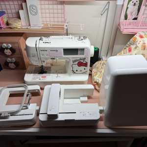브라더 이노비스980k헬로키티 자수 재봉틀