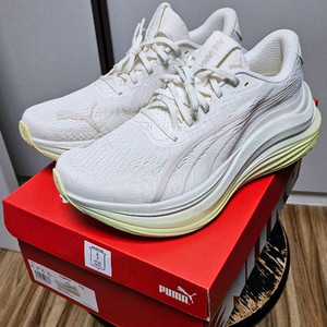 푸마 매그맥스 나이트로 런닝화 265