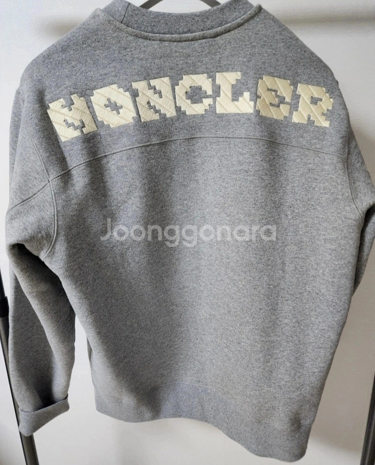 몽클레어 맨투맨 티셔츠 & 트레이닝 바지--1