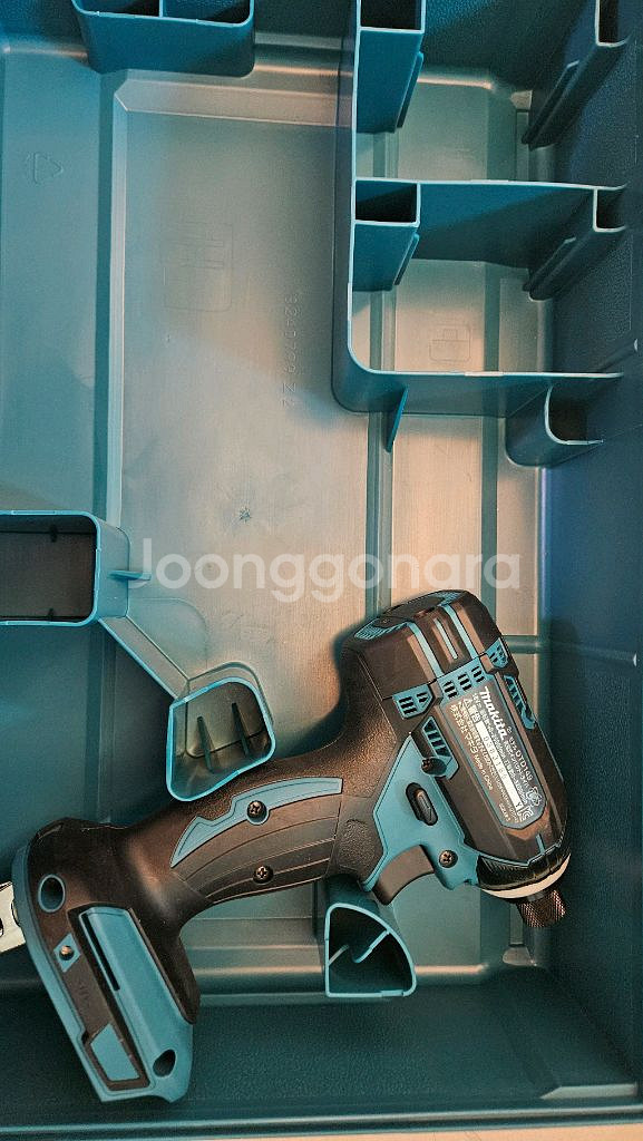 마끼다 임팩 정품 드릴 공구 새거 팝니다(케이스포함)--2