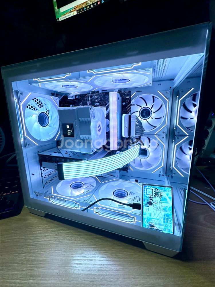 데스크탑 PC 컴퓨터 팝니다. 게이밍·영상편집·화이트--3