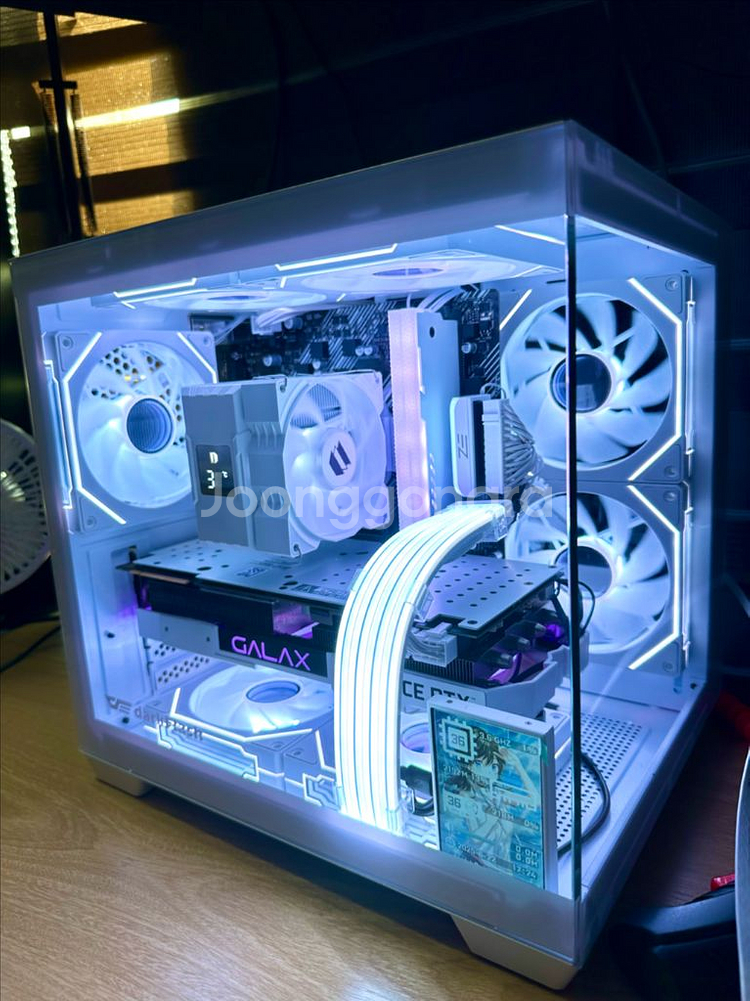 데스크탑 PC 컴퓨터 팝니다. 게이밍·영상편집·화이트--1