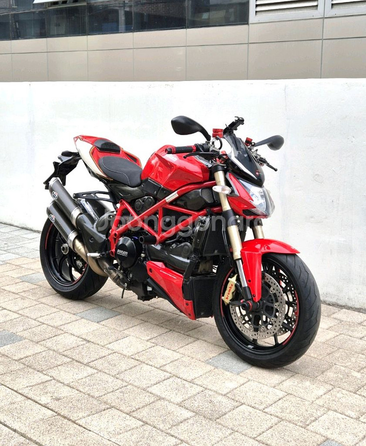 2013년식 두카티 스트리트파이터 848 판매합니다--0