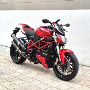 2013년식 두카티 스트리트파이터 848 판매합니다