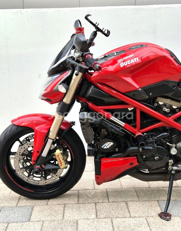 2013년식 두카티 스트리트파이터 848 판매합니다--6