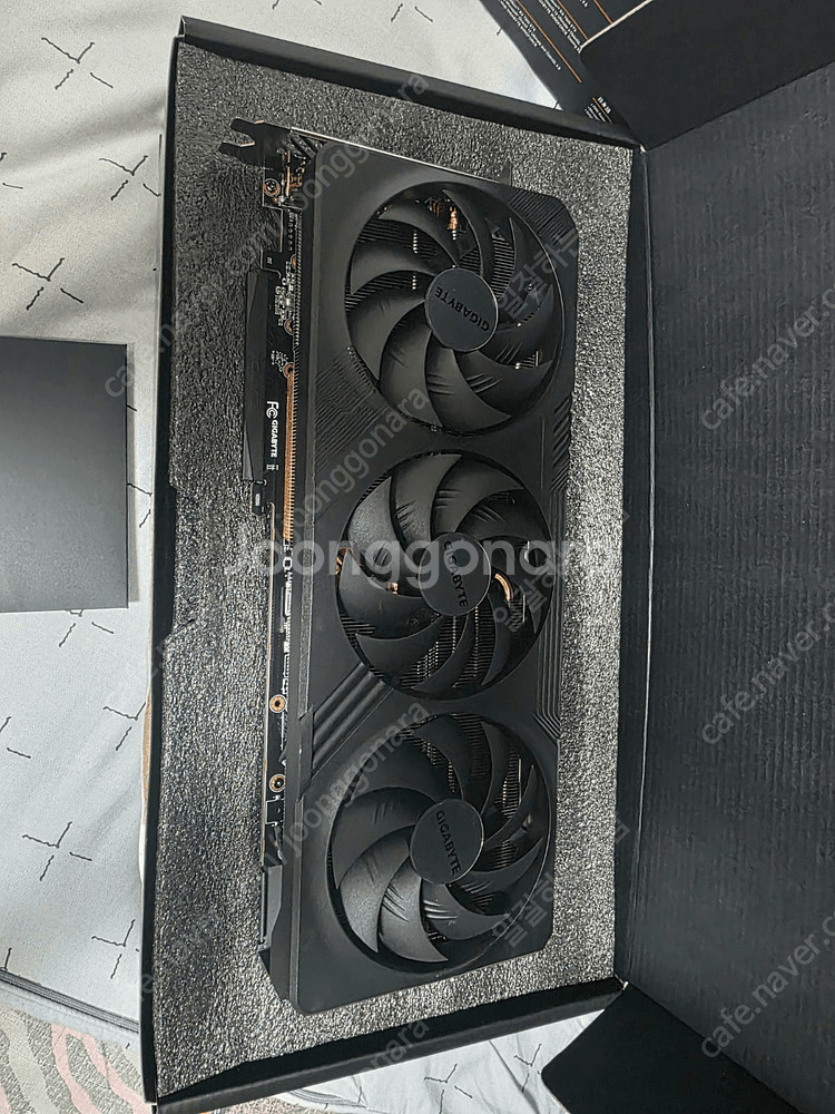 AMD RADEON 7900XTX 기가바이트 87만 팝니다.--2