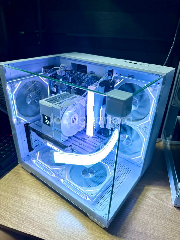 데스크탑 PC 컴퓨터 팝니다. 게이밍·영상편집·화이트--0