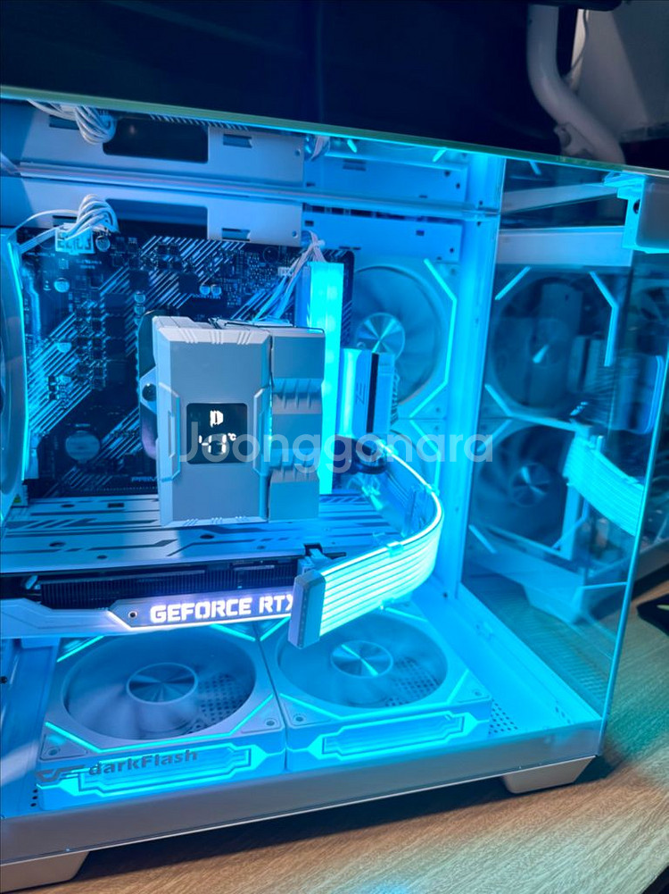 데스크탑 PC 컴퓨터 팝니다. 게이밍·영상편집·화이트--5