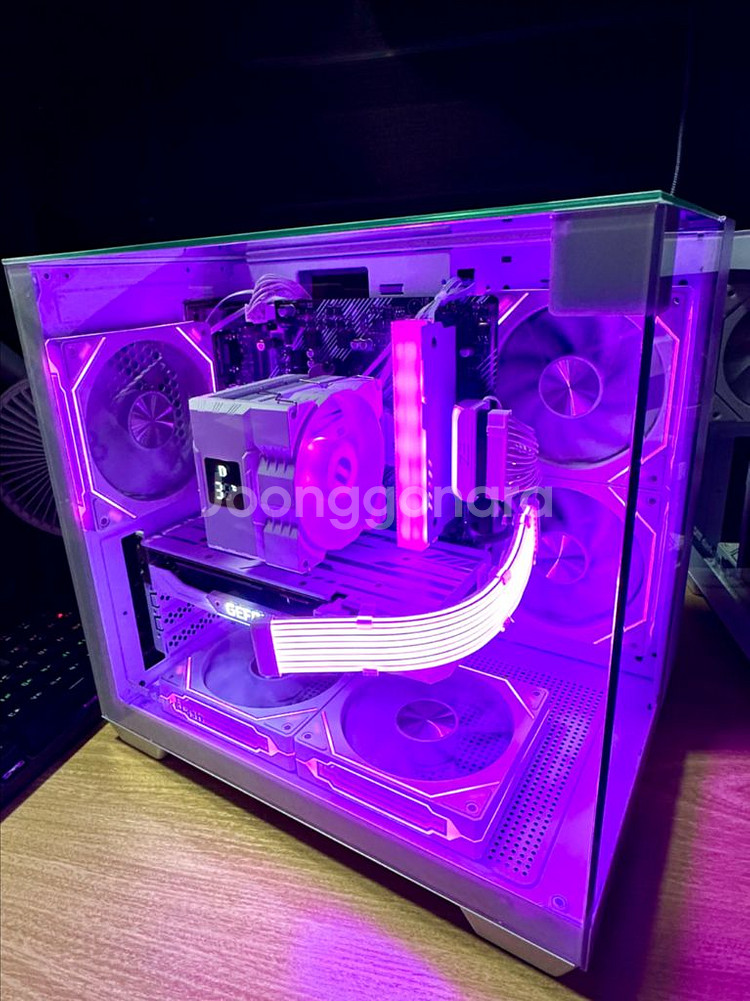 데스크탑 PC 컴퓨터 팝니다. 게이밍·영상편집·화이트--8