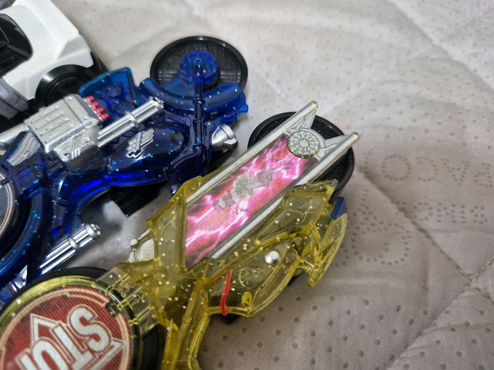 가면라이더 시프트카 4종 저스티스 헌터, 코브라 시그널 토마레, 카쿠산--1