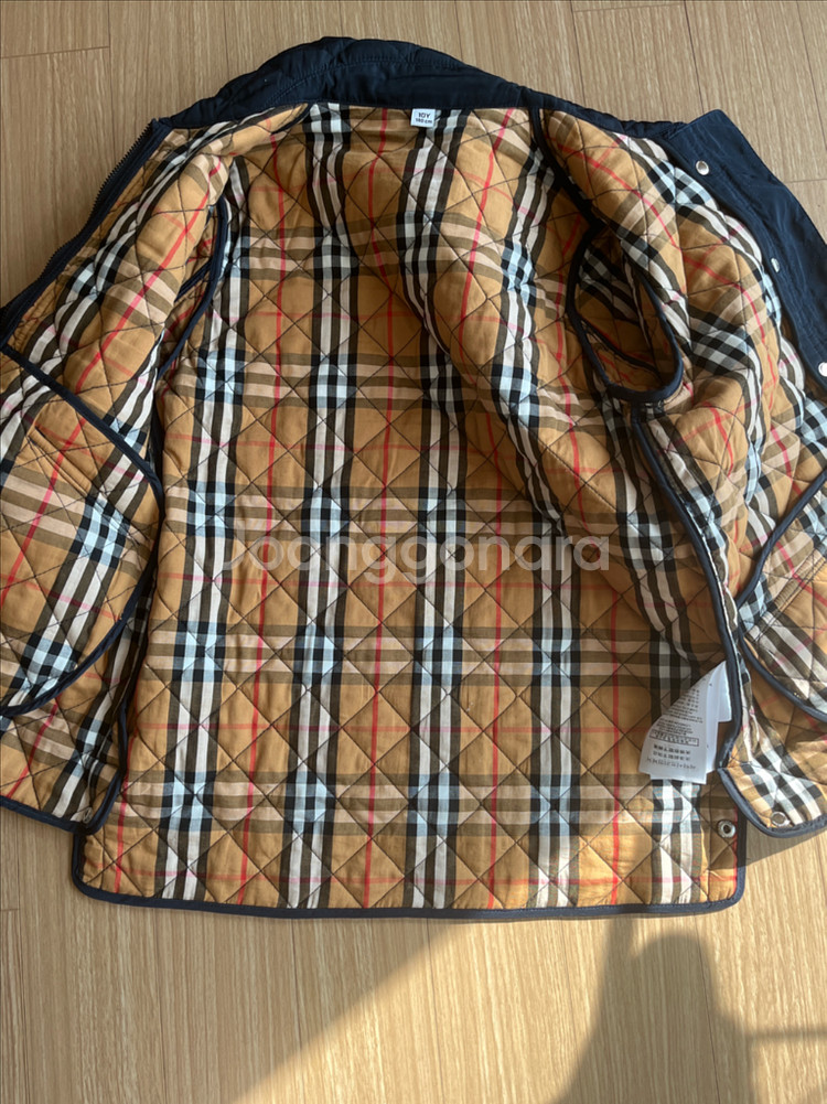 버버리 키즈 퀼팅 자켓 10Y--1