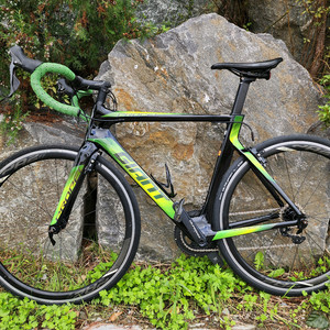 자이언트 프로펠 어드밴스1 판매합니다.