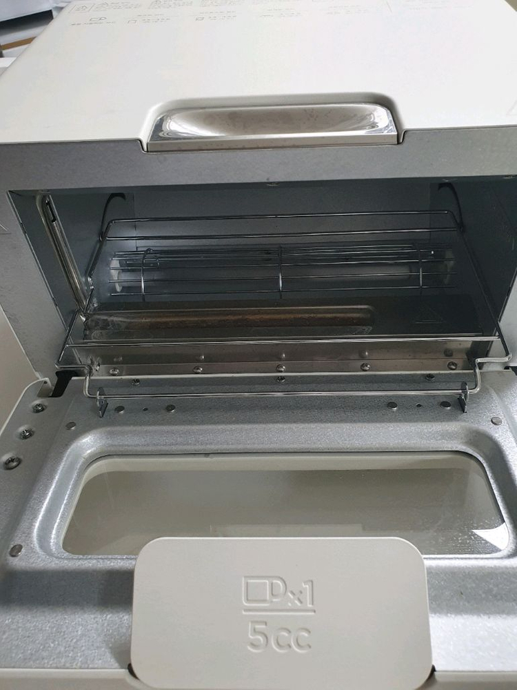 발뮤다 K05B 토스터기 이미지