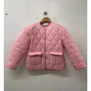 엔트크제이 리미티드 핑크 퀼팅 점퍼