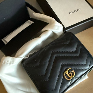 구찌 GG 마몬트 마틀라세 반지갑 블랙