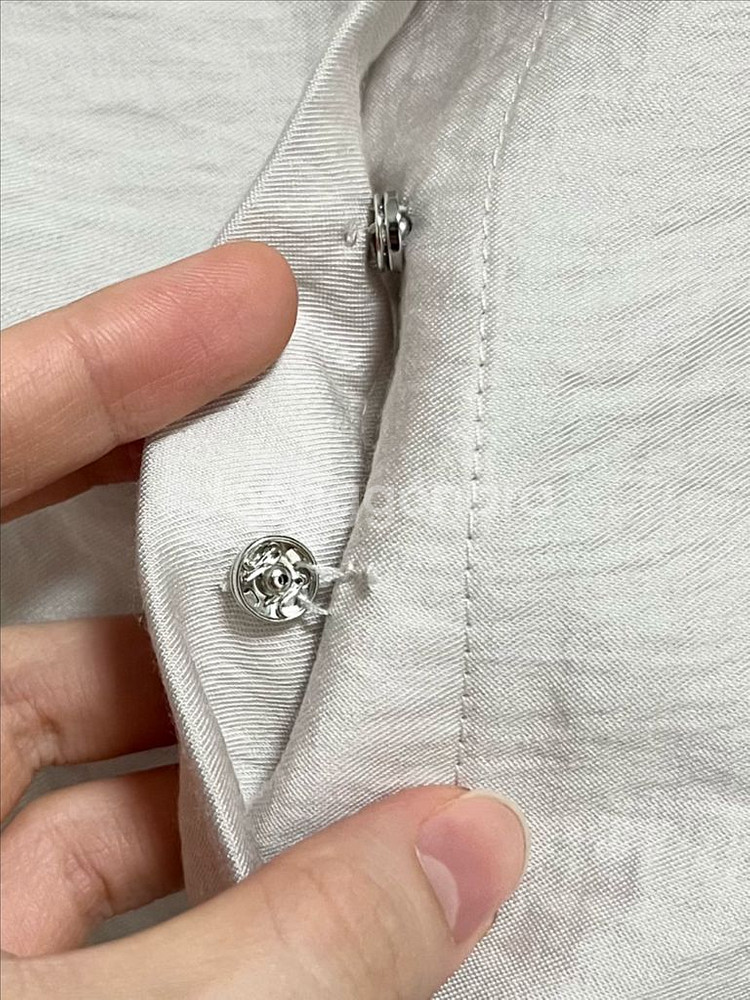 [S] 노티아 드레이프 하이넥 블라우스 그레이--6