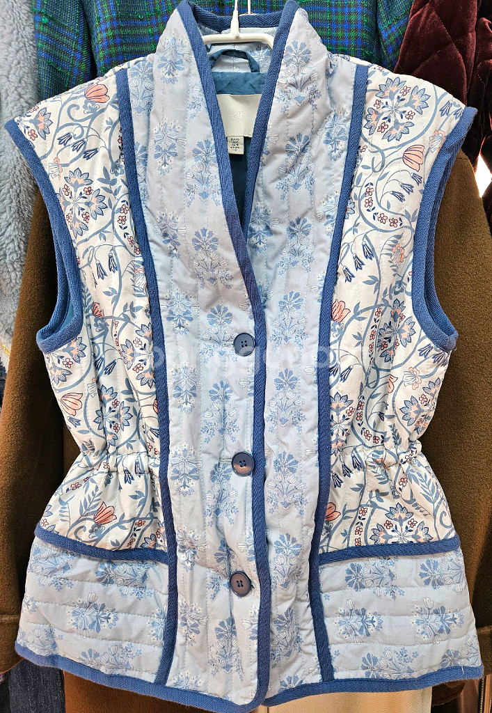 H&M 누빔/퀼팅 조끼--0