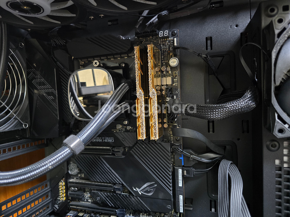 라이젠9 5950X + X570 다크히어로 + 지스킬 로얄 64GB--1