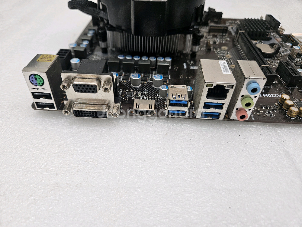 CPU 라이젠 3 2200G+MSI 메인보드 +쿨러 입니다--3