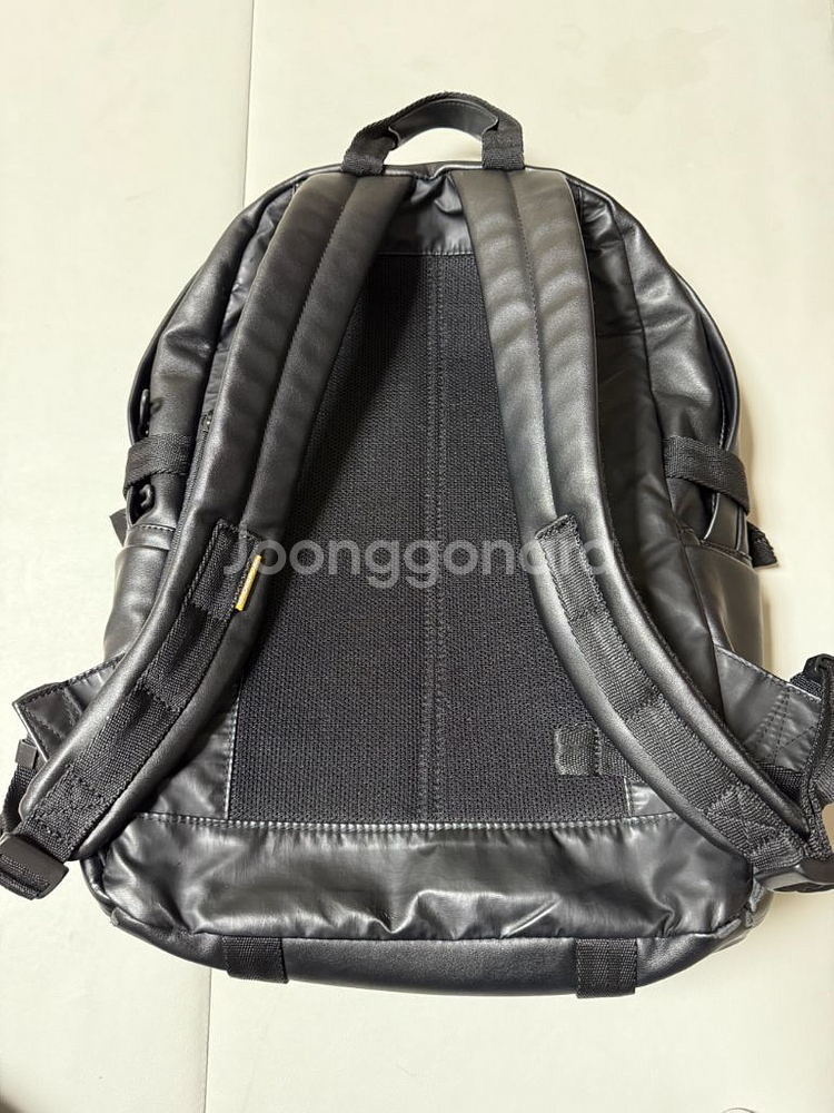 만다리나덕 시그니처 백팩 팝니다--2