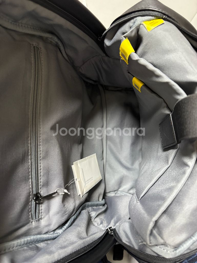 만다리나덕 시그니처 백팩 팝니다--5