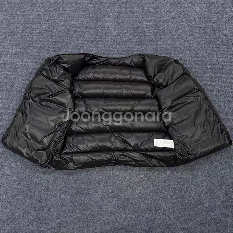 CP컴퍼니 패딩 조끼--1